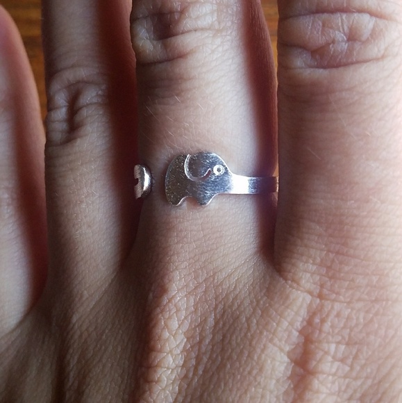 NWOT Silver Elephant Ring - Picture 4 of 8